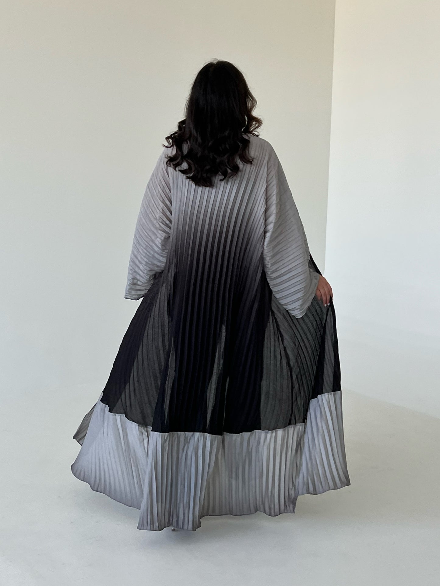 TWO TONE PLEATED ABAYA