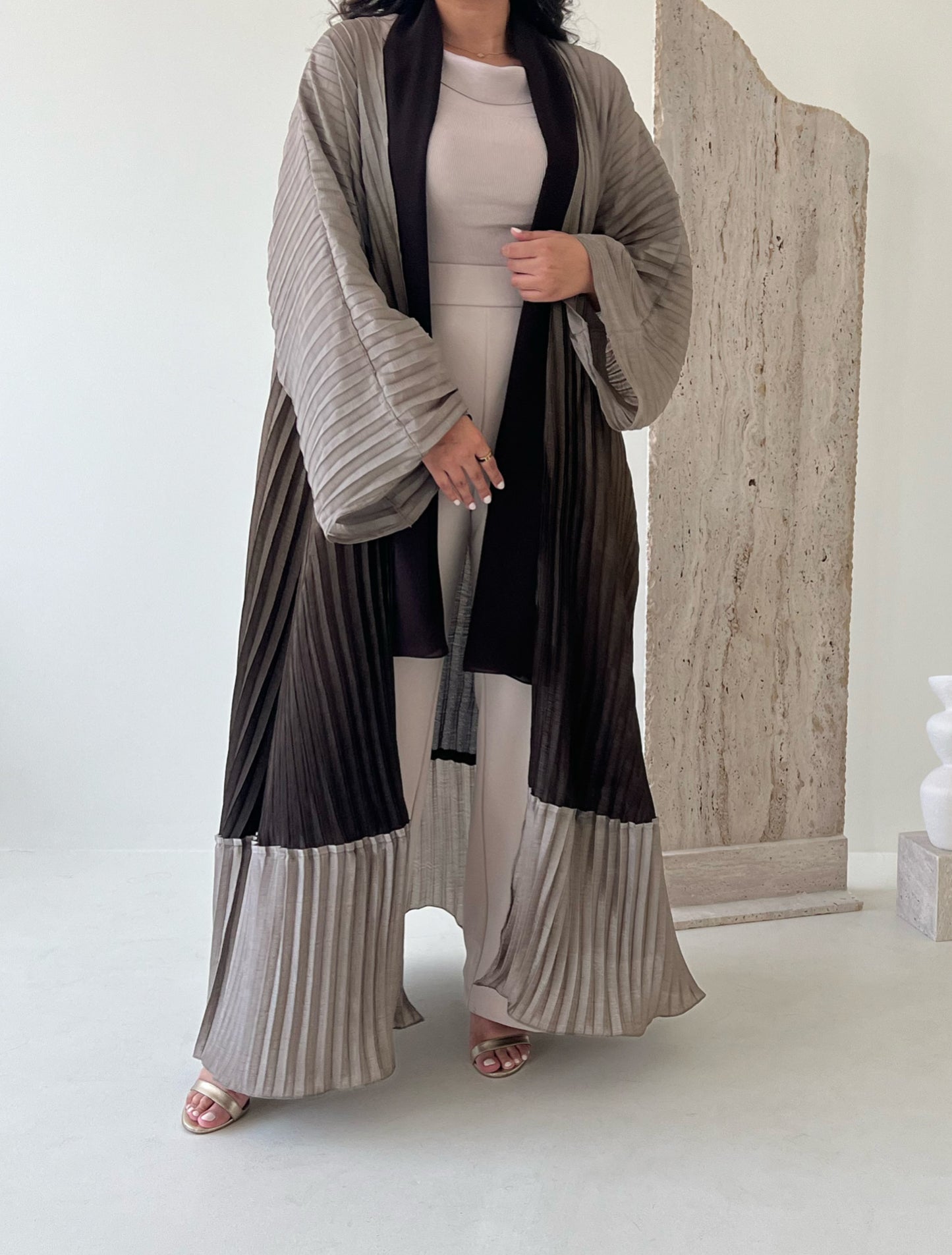 TWO TONE PLEATED ABAYA