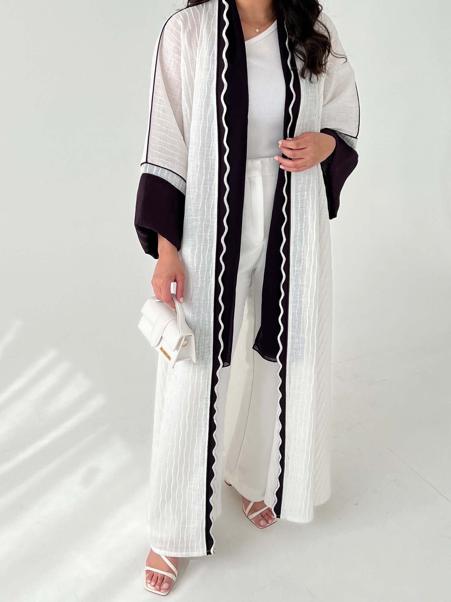 WAVES ABAYA