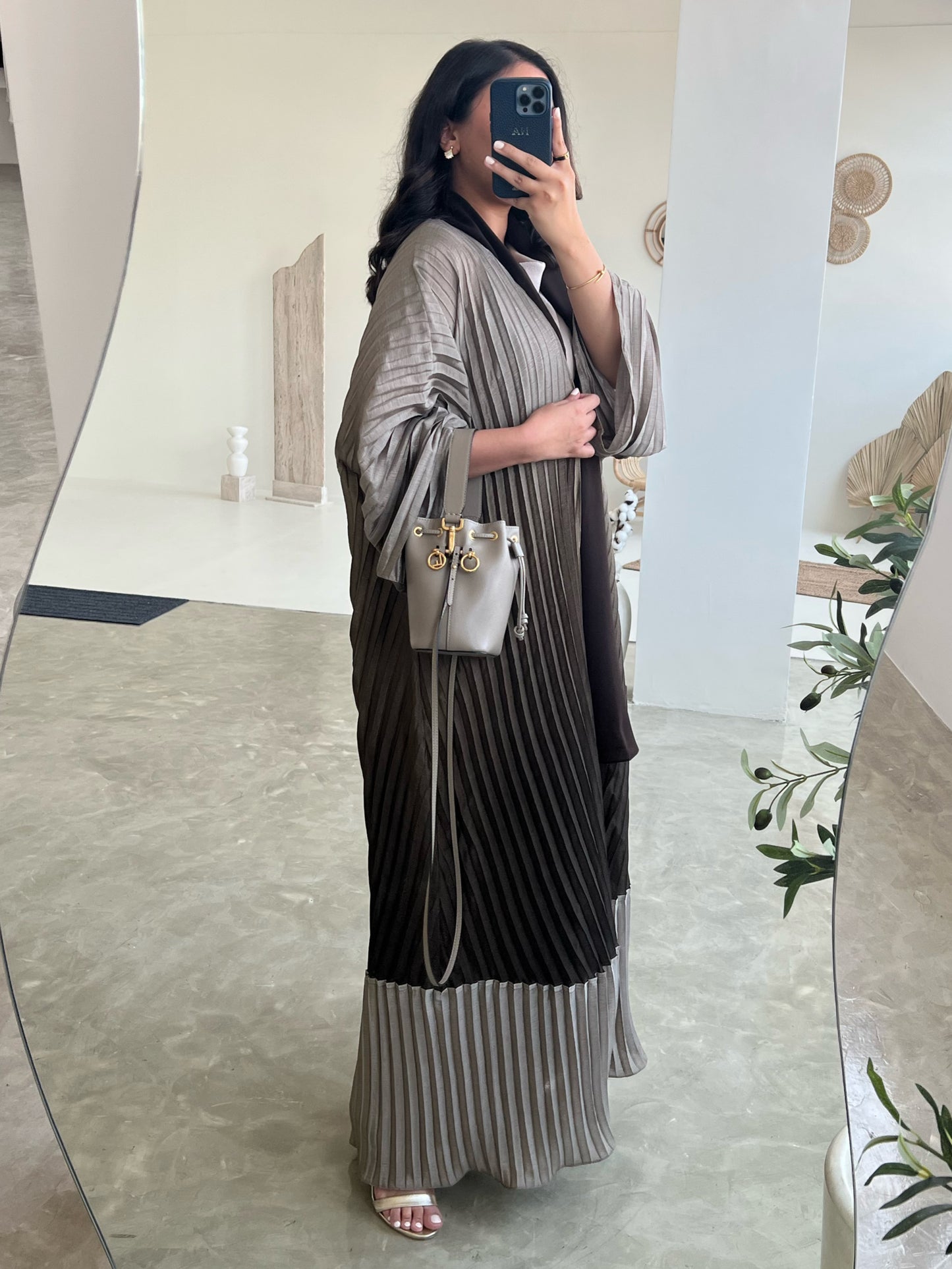 TWO TONE PLEATED ABAYA