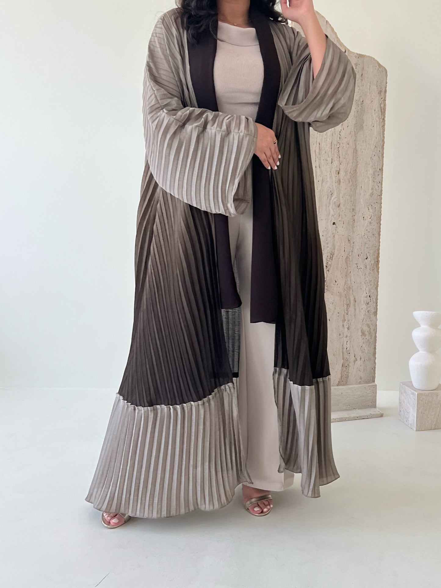 TWO TONE PLEATED ABAYA